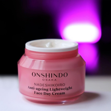 ONSHINDO OSAKA NADESHIKOIRO CREMA DIA ANTIEDAD PIEL GRASA 50 ML