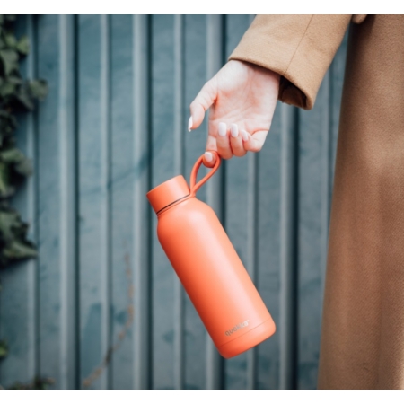 QUOKKA BOTELLA ACERO INOXIDABLE SOLID CON COLGADOR ORANGE 510 ML