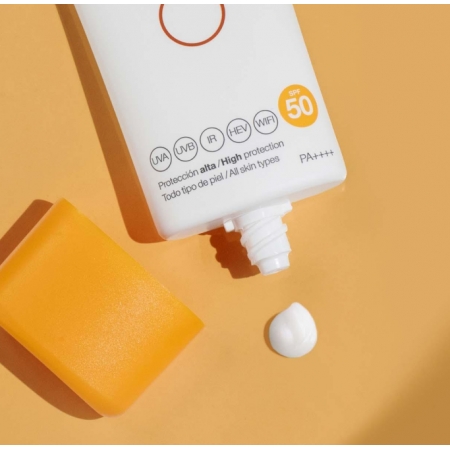 BELLA AURORA FOTOPROTECTOR ULTRA-MAT SPF50 50 ML CON NECESER JEAN AMARILLO